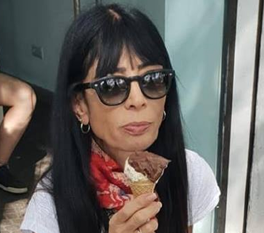 מיכל ברנט בתמונה עם קונוטציות פאליות 2019