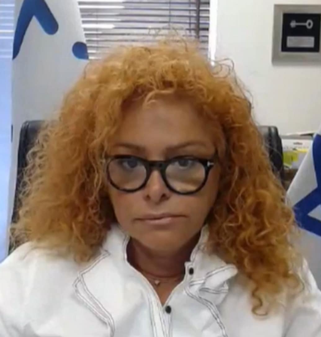 מירלה אהרון ביננפלד תליינית גברים בניוח מנגלה