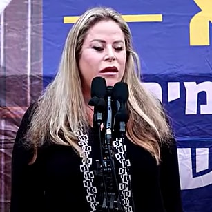 רות-מכנס-מתמחה-בייצוג-נשים-חולניות-שחוטפות-ילדים
