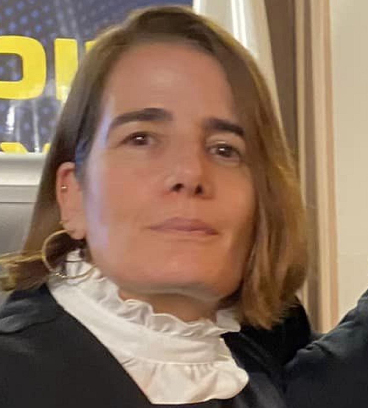 אכטונג אכטונג עינת טירר בולדוגית נושכת גברים בארסיות