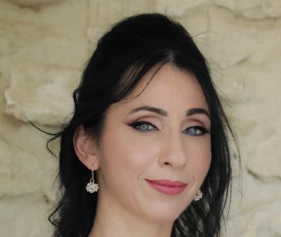 אקסנה-דוידוב-חברה-צמודה-של-רועי-טל