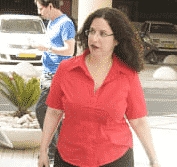 ליטל דוברוביצקי יצנית ליקוקי תחת לשופטים
