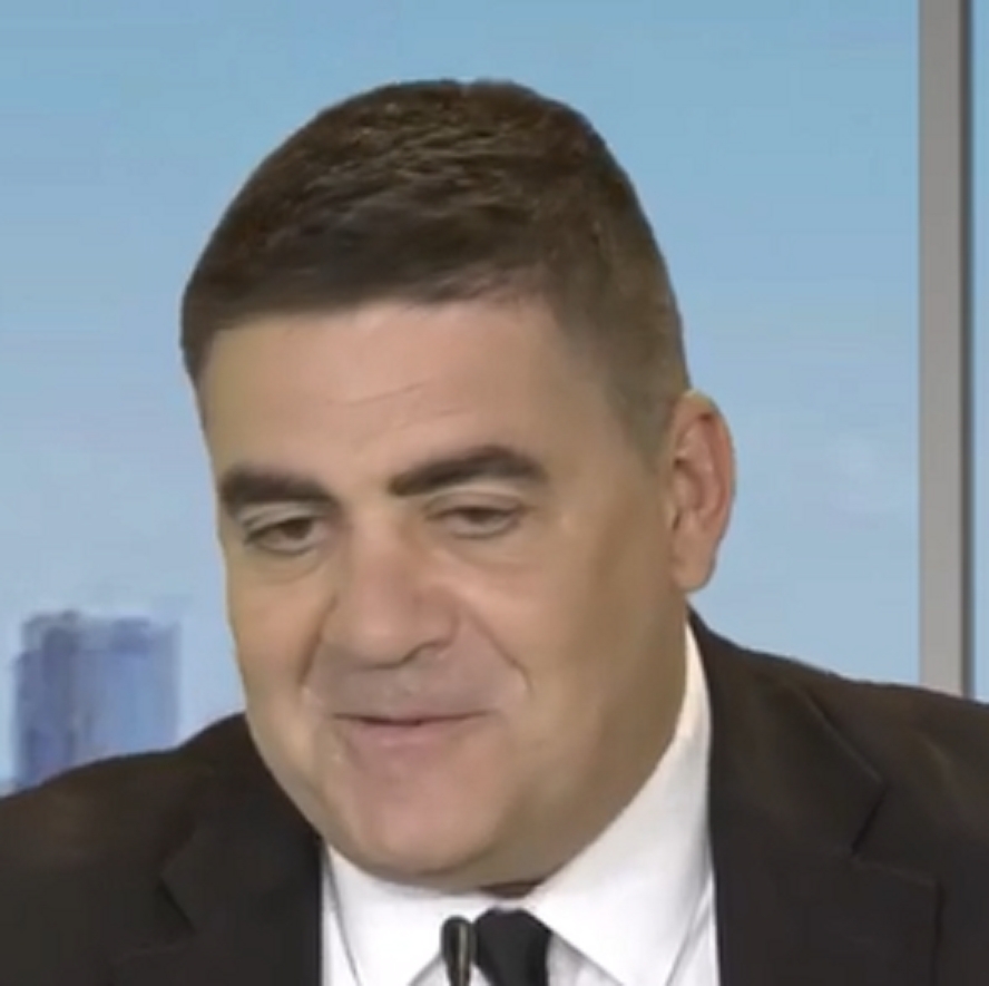 רון לוינטל עוסק בלשונות רעות פותח את התחת לרותם אלוני דוידוב