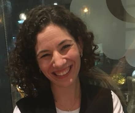 מירב גבע מיקנובסקי מסתובבת בלי תחתונים כי אולי תתפוס קוויקי