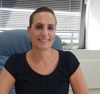 ליאור גול קצינת מבחן בהמית ומטונפת שמלכלכלת על עצורים ופיה מפיק טינופות