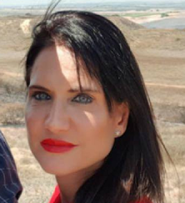 סוזי עוזסיני ארניה גוש בוטוקס וישבן משתוקק לגמירה של אפי