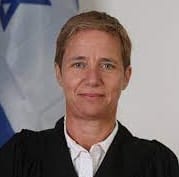 שרית קריספין שופטת רעה מי שנכנס לאולמה רק רוצה למות