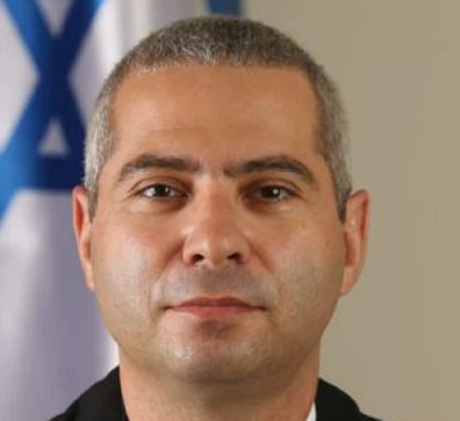 גיא אבנון חותמת גומי של להב ויאחה