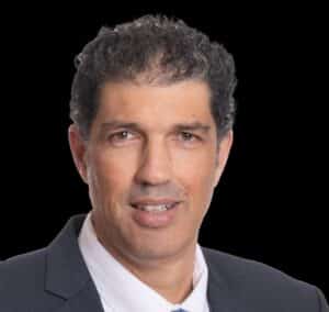 יעקב שרביט מתמחה בייצוג עדי מדינה עובד בהרצוג פוקס נאמן