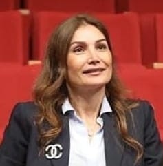 רומי קנבל את החליפת שאנל עשתה על חשבון גבר גרוש שקברה