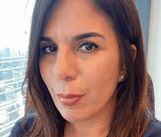 אלונה סיני המיץ של הזבל בדיני משפחה משפריצה מיצי כוס פמיניסטי על הסביבה