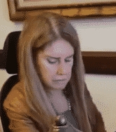 דורית דרמן מייצגת נשים מנכרות בטענה שהילדה לא בא לה שיהיה לה אבא