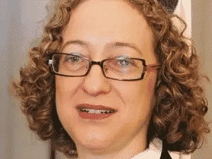 יעל ייטב שופטת במשחק מכור תמונה מ 2009