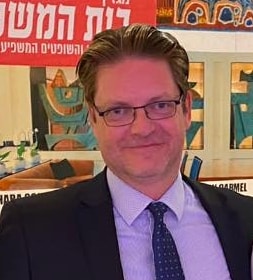 יגאל מרזל קוקסי מתחנגל