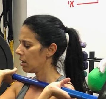 סיגל עזרן שהרבני סוחטת כתובות מגברים עבור נשים חרמניות
