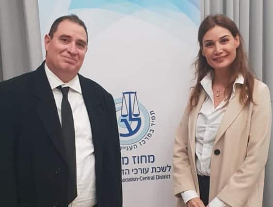 רומי קנבל בהמת המגדר עם רפי ארניה שסרסר בתחת של סוזי ארניה