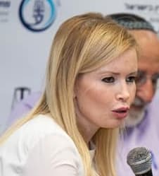 חוה קליין טונה של ניתוחים פלסטיים פתחה תחת לאפי נוה