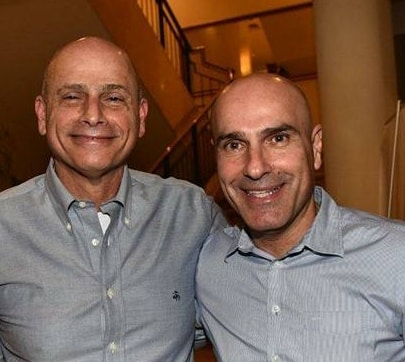 אפי נוה עם אהוב נפשו איתן אורנשטיין סידר לו פינוקי מין באילת