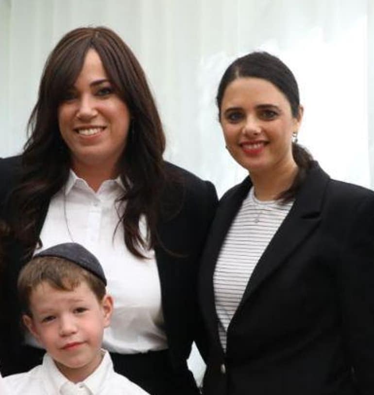השופטת הדוסיה חוי טוקר אחרי שאפי נוה ואילת שקד סידרו לה מינוי בקומבינה