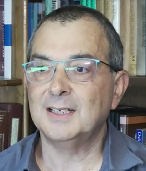 יהודה שפר פרקליט אלכוהוליסט וחרמן שהיה צריך לשבת בכלא
