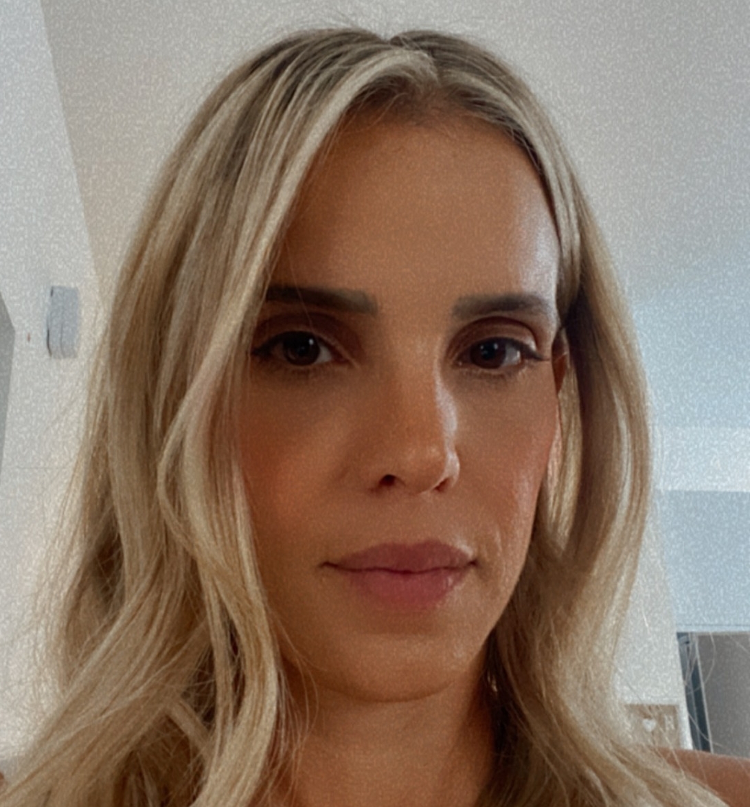 לירון נחום מתאוששת אחרי שעשתה מין עם אפי בשירותי רשם הירושות