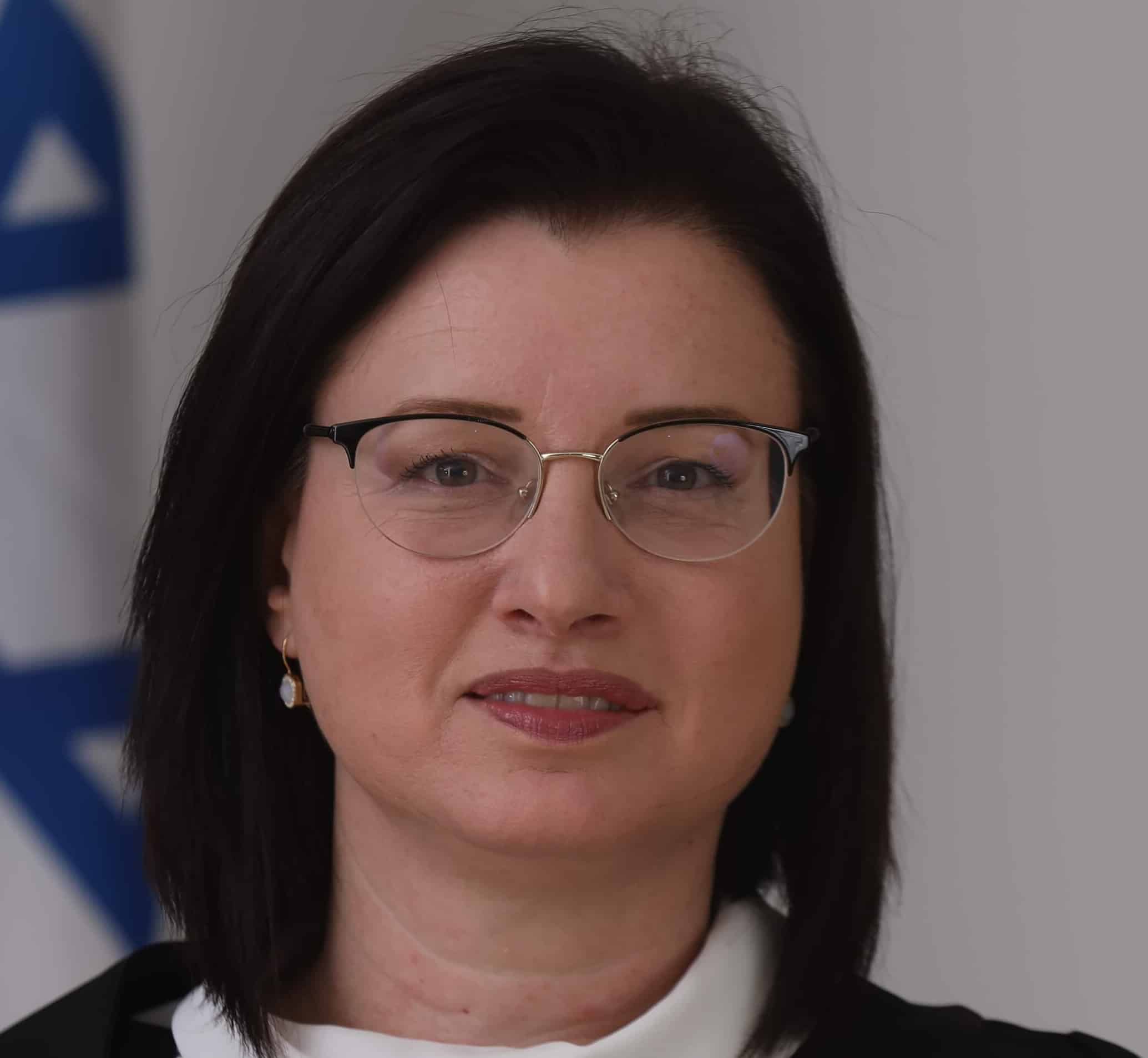 ענת אלפסי כשאישה צריכה לשלם מזונות נעשה לה 70% הנחה