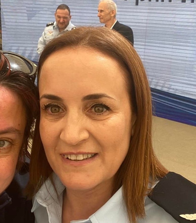 שלומית לנדס תפרה תיק לאפי נוה ואתי כרייף