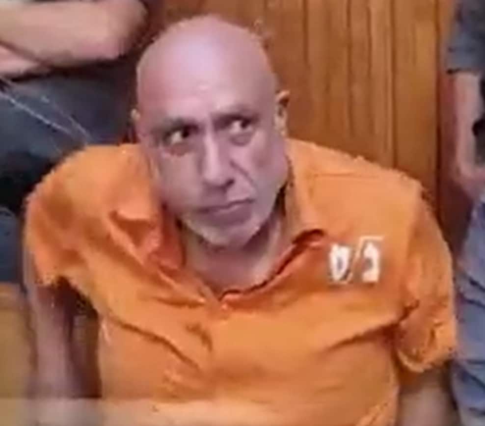 ניסו שחם במדי שבס כתומים - תמונה מענגת