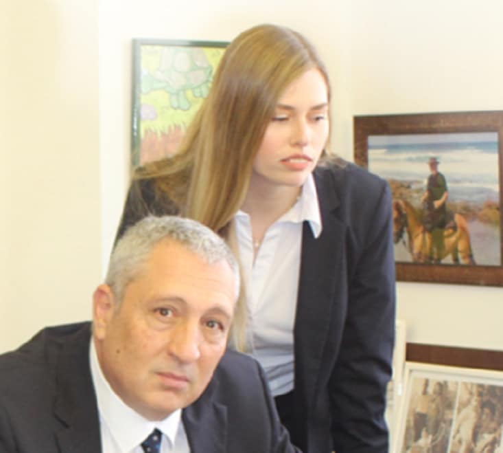 קרן סידקובסקי הגיישה היפנית של ניר חפץ עובדת שותפה איתו באותו משרד עורכי דין