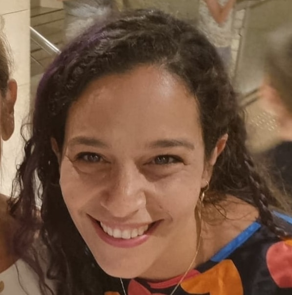 אילת רזין בית אור שואלת מי רוצה לשולח לה תמונה של בולבול