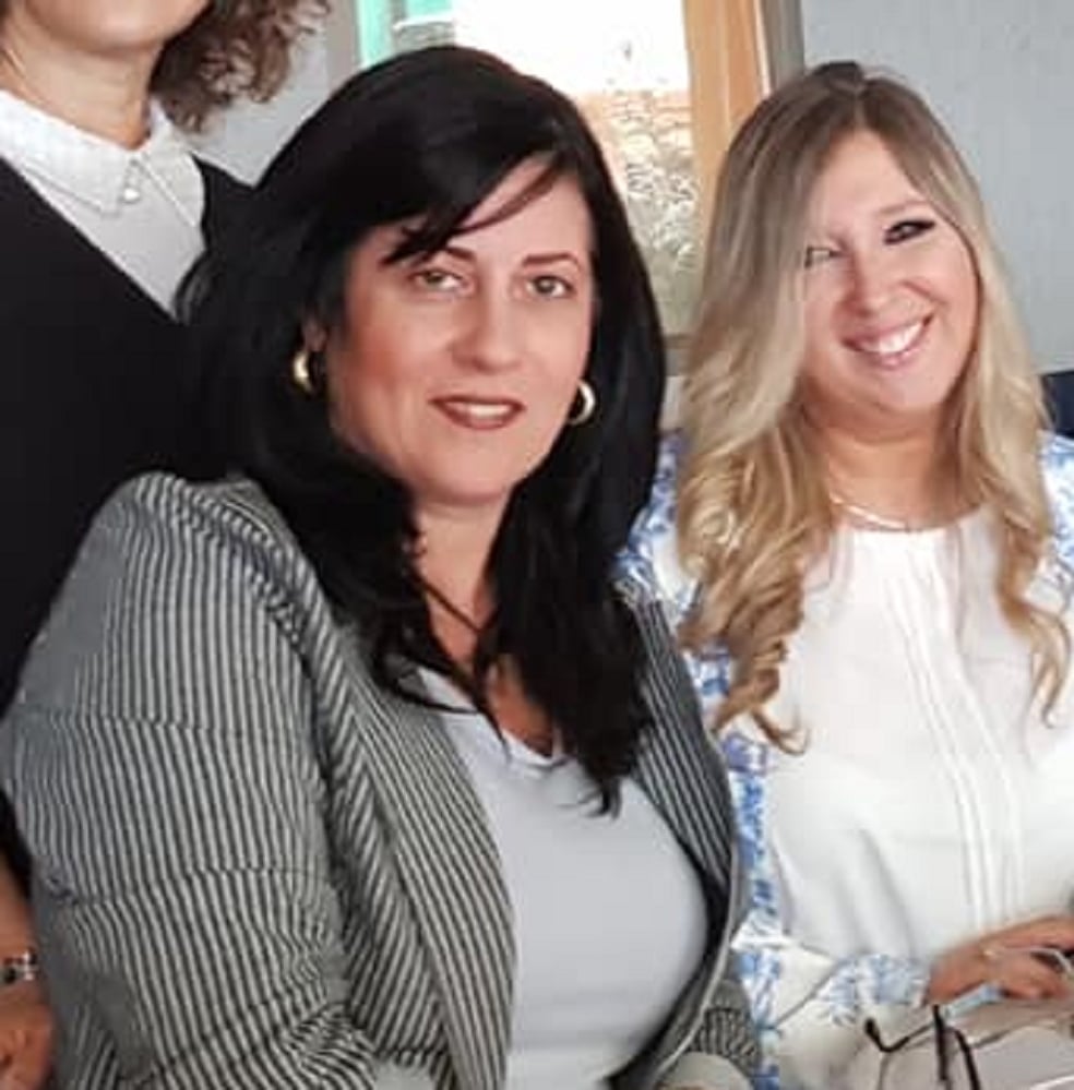 איריס מנור משמאל נחש צפע חצופה ואלימה