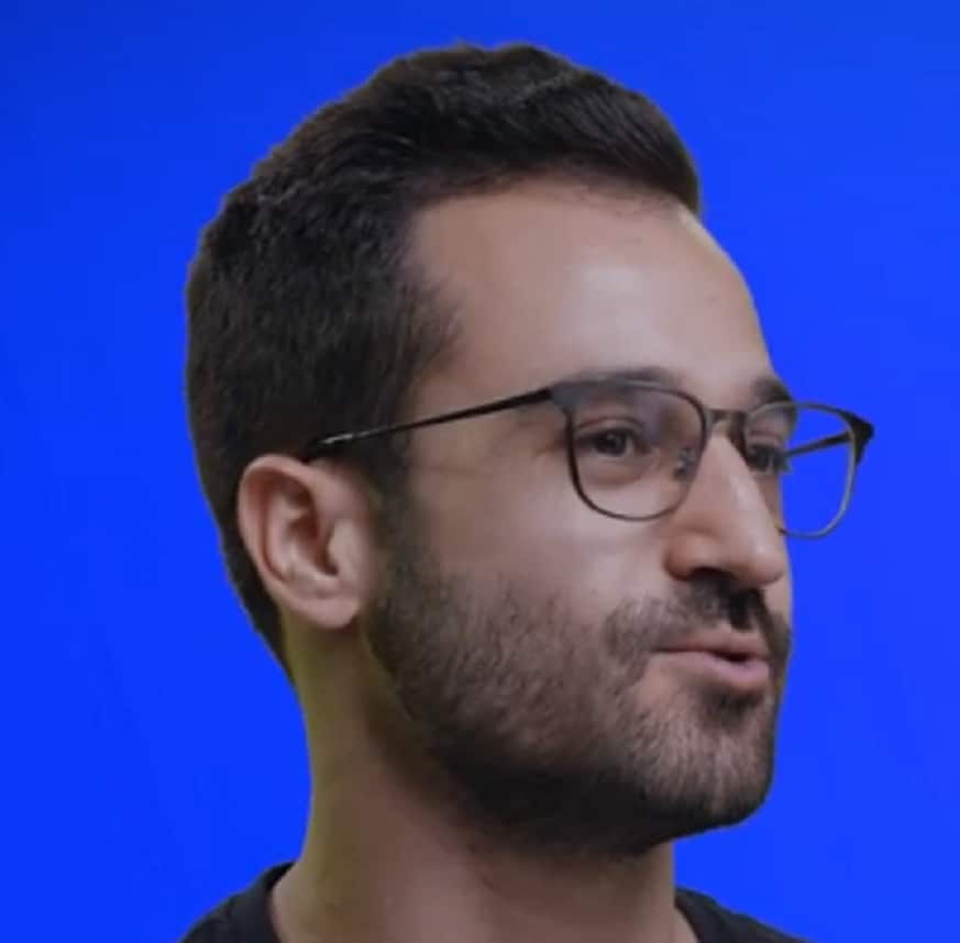 דן פלג מעסיק נשים גרושות ומבשל עבורן את תלושי המשכורת