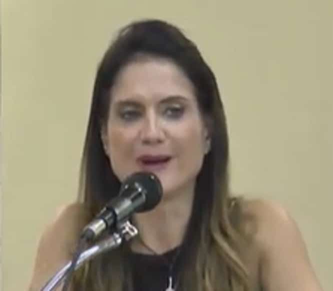 סוזי עוזסיני ארניה כל כך אוהבת שגומרים לה בתחת