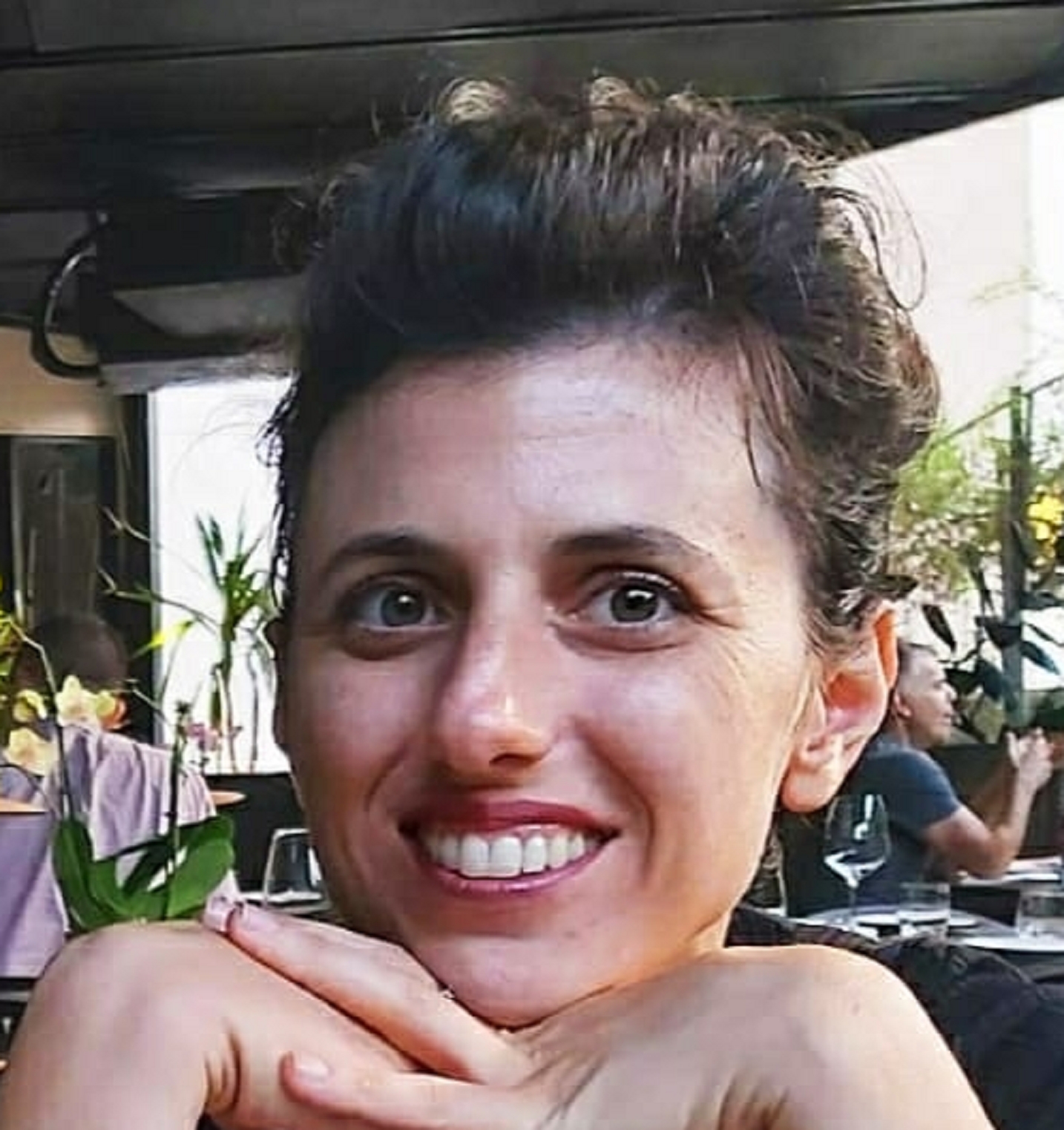 רויטל חובל מחפשת את עצמה בשדולת הווגינות הכי חמות בכוס