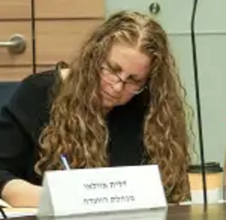 דלית אזולאי מזכירת הוועדה להעצמת הכוס והמנוש הנשי