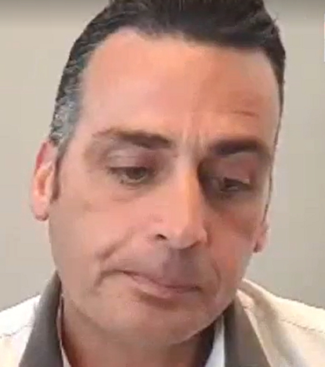 ג'ורנטלה יוני ג'ורנו משעמם לו כל הזמן מחפש את מי לתבוע