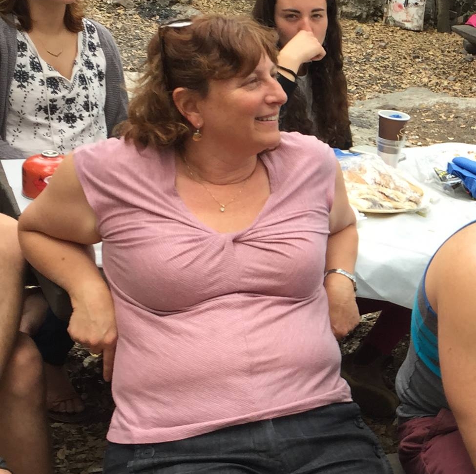 אביבה ברניר עושה בוכטות מחטיפת ילדים באומנה בחלטורה אור שלום