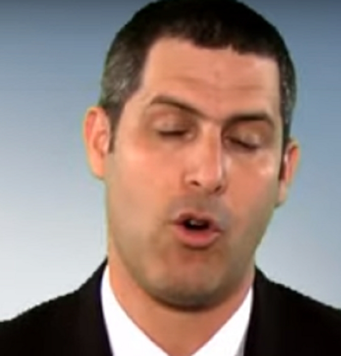 אופיר שטרסנוב ממליץ לא לחקור נשים שמתלוננות על הטרדה מינית מילולית