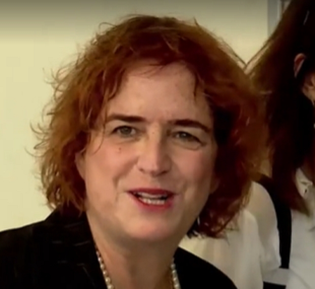 ליאת בן ארי פרחה טיפשה שבזבזה הון תועפות למדינה על רדיפת ביבי