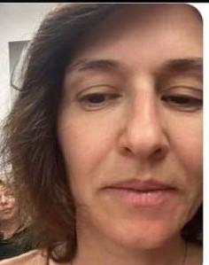 ענת בלאושטיין פסיכולוגית קלינית פוסטמה מציקה לנשים במספרות