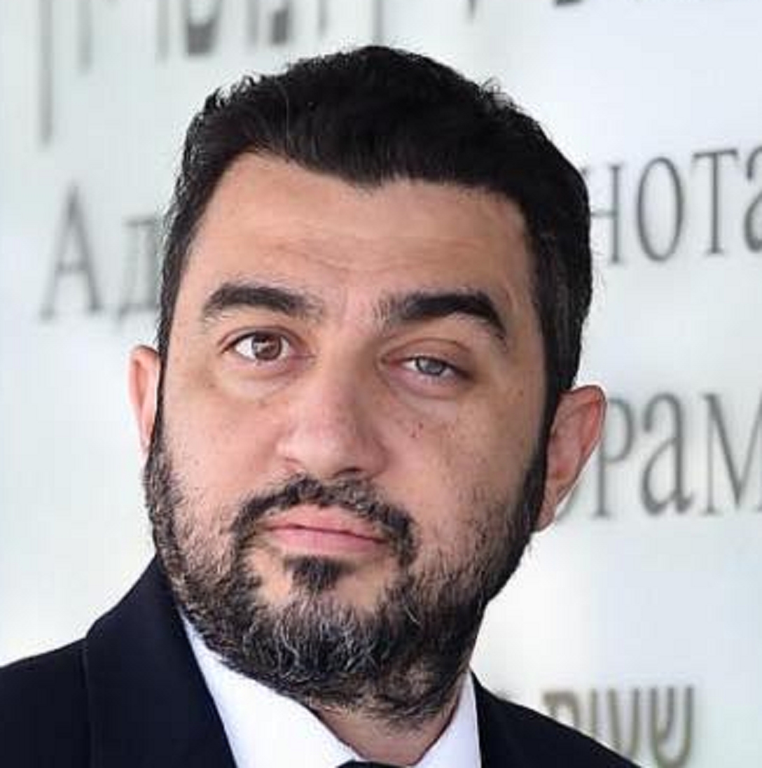 אבי אברהמוב טינופת קווקזית שאוהב לסחוט גברים וללקק בפות של כלבות