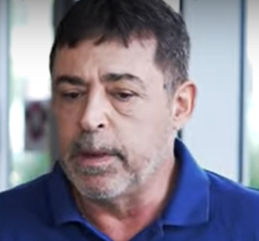 בן כספית שטינקר של המשטרה שהחירטוטים שלו שימשו עילה להאזנות סתר
