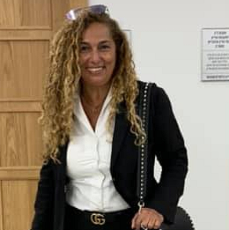 מגי הלפרין הביסה את ניק בנרי שייצג אישה מנכרת