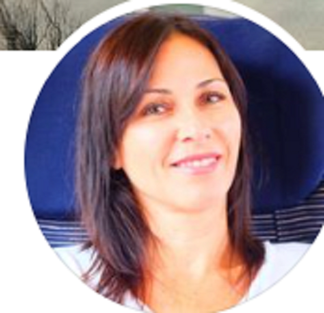 שירלי שי שופטת רקובה עם כוס רקוב בפתח תקוה