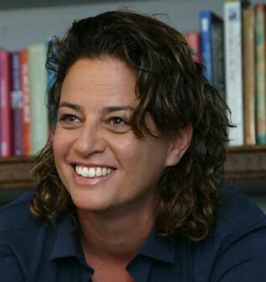 איריס שינפלד בוטשה לסבית ספגה הפסד אצל נפתלי שילה