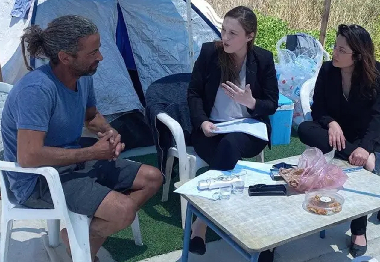 לואיס אמורים במפגש עם עורכות הדין מהסיוע המשפטי
