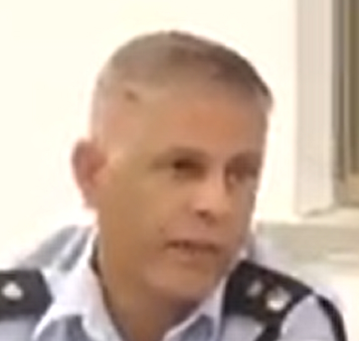 צחי שרעבי שוטר אלים פינטז על 100 הומואים ערומים והלך לסאונה קרליבך להפשיט אותם
