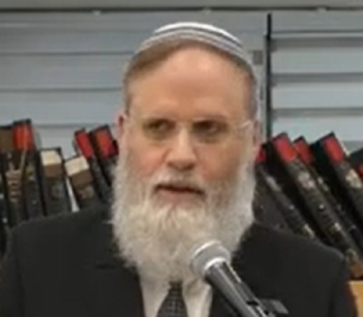 אהרון דרשביץ מחלק לנשים מאות אלפי שקלים עבור שירותי מין וזנות