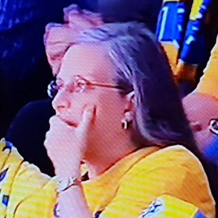 דסי פורר כשהיא לא תופרת תיקים הולכת למשחקי מכבי