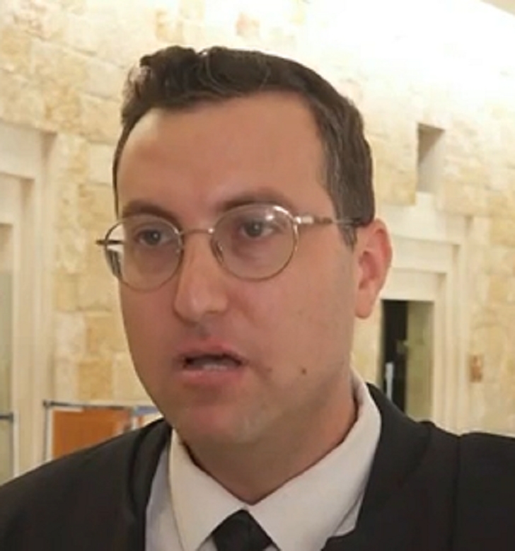 מתן לקר שמייצג את חיים איכר הנכס ששווה מאות מיליונים נמכר בגרושים בגלל לחיאני